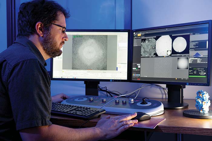 Dr. Pozharskiy collects Cryo-EM data